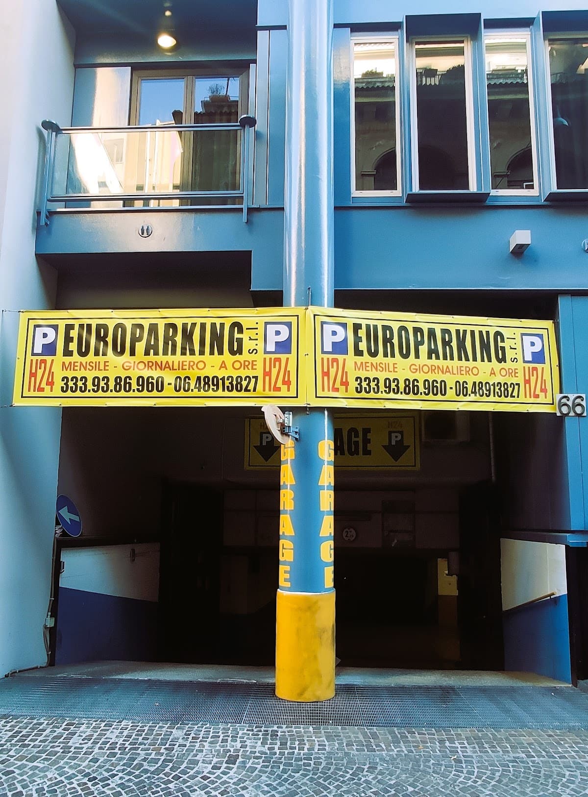 L'ingresso — Euro Parking Garage